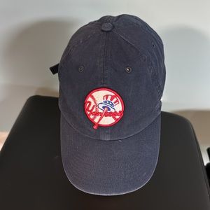 NY Yankees dark blue adjustable cap